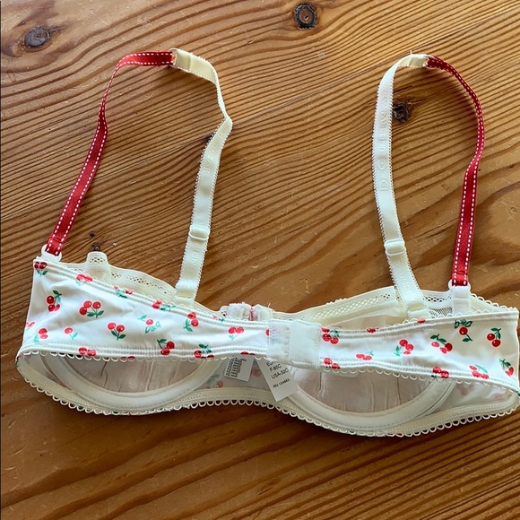 Dolce and Gabbana Cherry 🍒 balconette bra - Picture 4 of 8